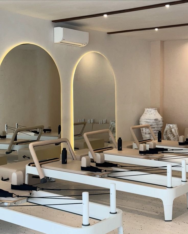 Studio Motion Pilates với máy Reformer hiện đại và không gian tập luyện chuyên nghiệp